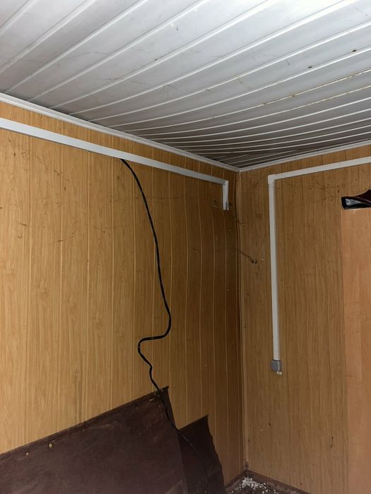 Продается металлический вагон и земля