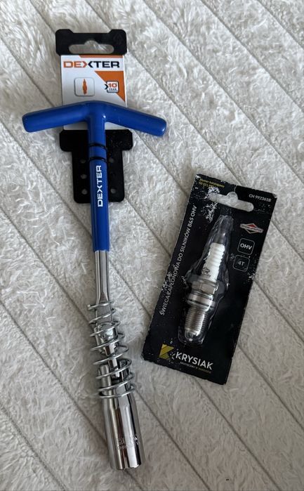 Zestaw świeca zapłonowa oraz klucz do świec - NOWE