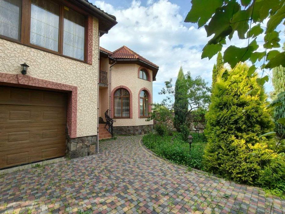 Продаж будинку вс. Чукалівка 250м2, ділянка 12 с. міські комунікації, асфальт, передмістя зупинка