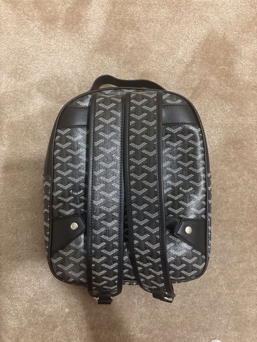 Mochila preta mulher goyard