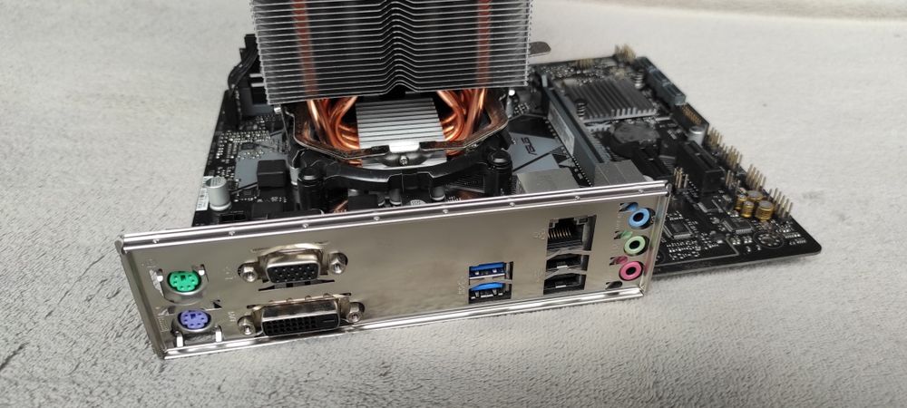 ASUS Prime H310M-K LGA1151 + Intel Core I3-8100 3,6Ghz + 8GB RAM.