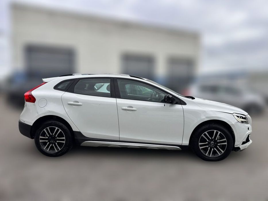 Volvo V40 Cross Country 2.0 D2 de 2017 para peças