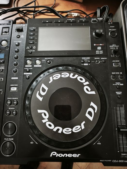 Pioneer Djm 750mk2 & CDJs 900 Nexus