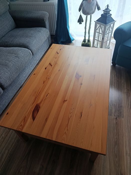 Drewniany stół kawowy Ikea