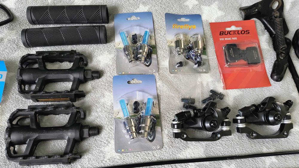 Зірочки/ шатуни/ каліпери/ замки/ колодки/ ланцюги для велосипеда