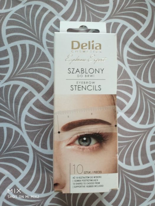 Szablony do brwi. Delia.