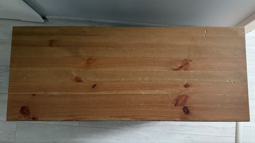 Drewniany regał / komoda z półkami – solidny, naturalne drewno