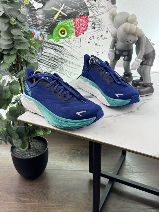 Кросівки Hoka Arahi 6 42 розмір Е16405
