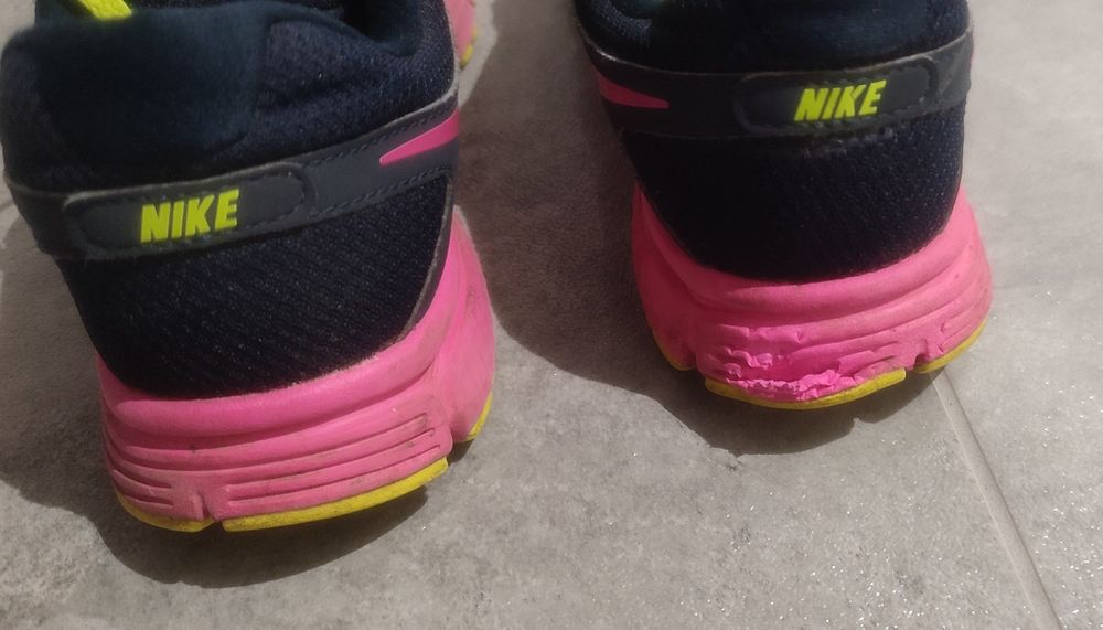 Buty Nike r. 39 * 25 cm Revolution