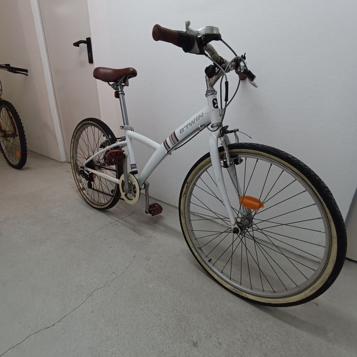 Duas bicicletas criança