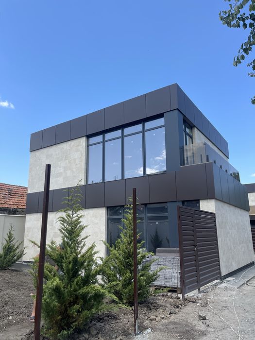 Стильний та сучасний. Котедж в закритому комплексі.