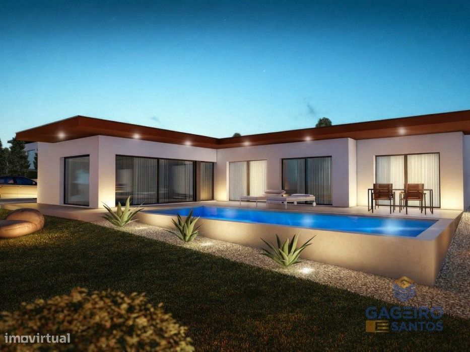 Moradia T3 com piscina, em construção, a 10 minutos da baía de São ...