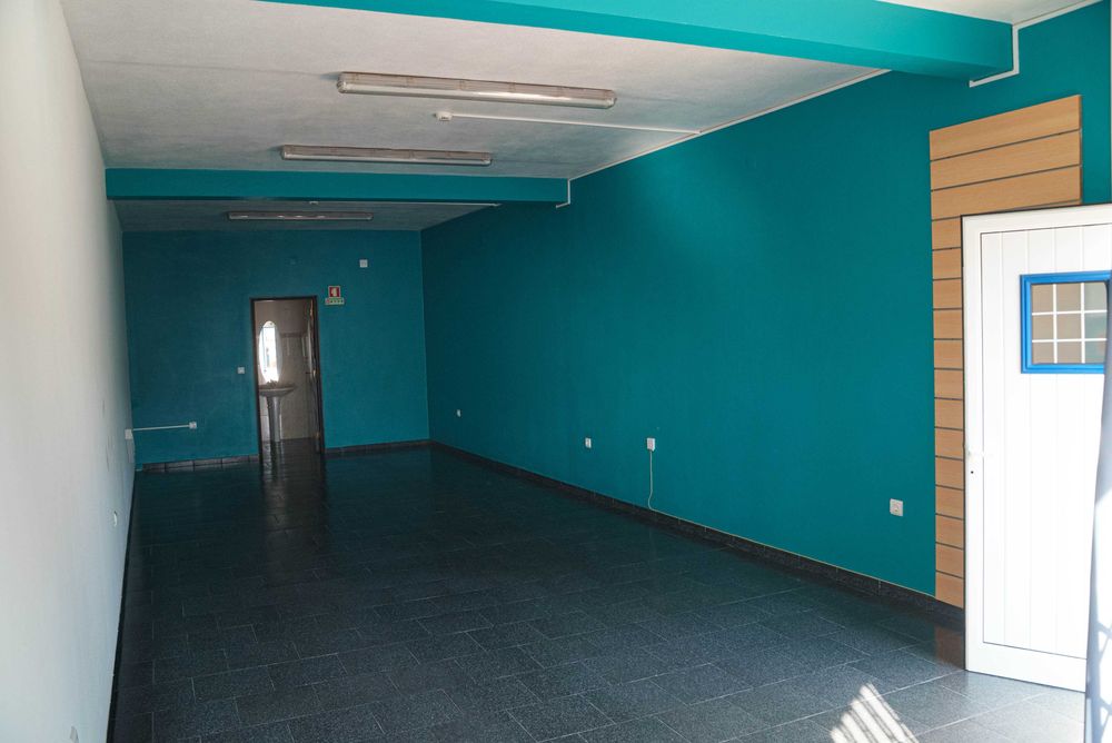 Arrenda-se loja/espaço comercial em Glória do Ribatejo