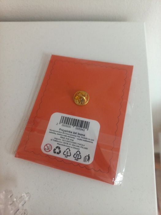 Pin przypinka żel isana rossmann