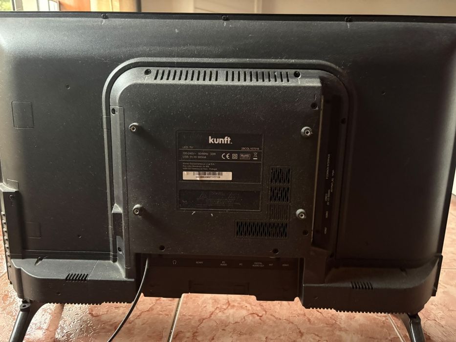 Vendo 2 Televisões  Led 32