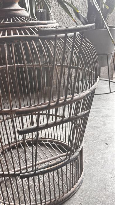 Gaiola grande antiga em bom estado