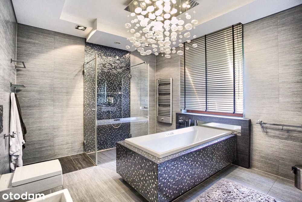 Komfortowy do zamieszkania od zaraz pod lasem.