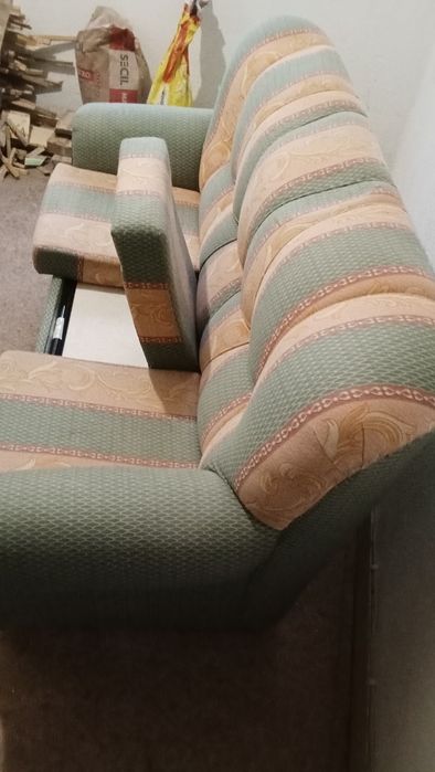 Sofá cama e cadeirões