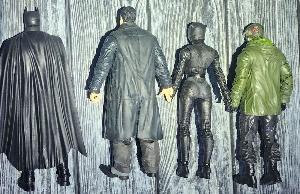 McFarlane Batman лот из четырёх фигурок (Batman, Riddler, Catwoman, Penguine), состояние б/у, цена за лот