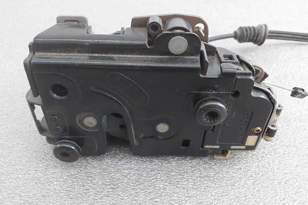 Fechadura / fecho porta frente esquerdo VOLKSWAGEN New Beetle Cabriole