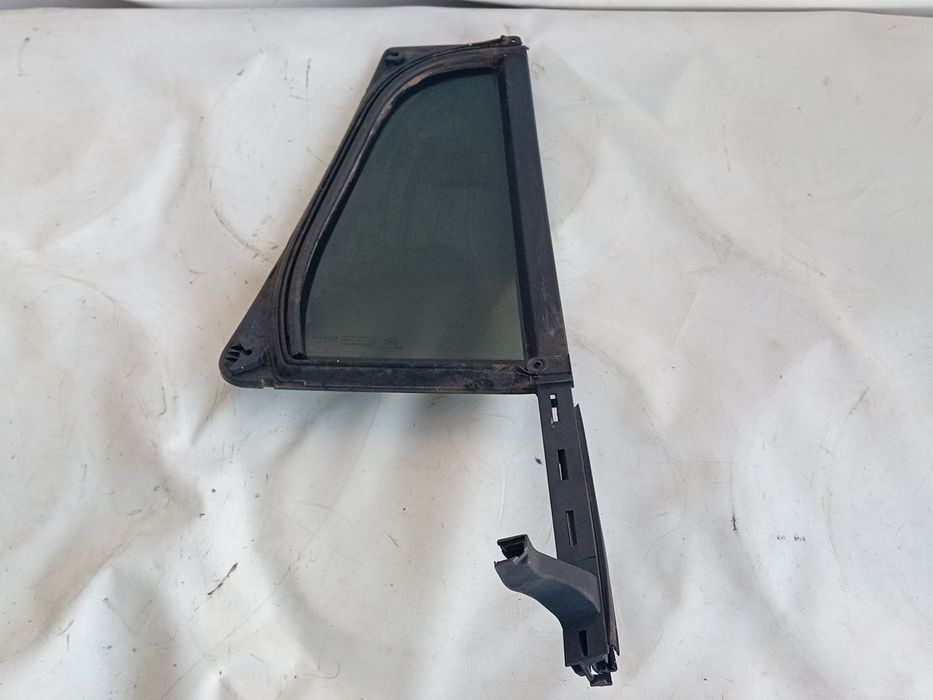 Vidro triangular da porta trás esquerdo CITROËN C4 Grand Picasso II (D