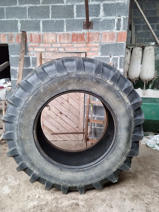 Opony 520/85/38 Michelin i Firestone