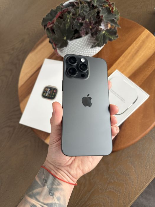 Продам свій iPhone 15 pro max 256gb black titanium в чудовому стані