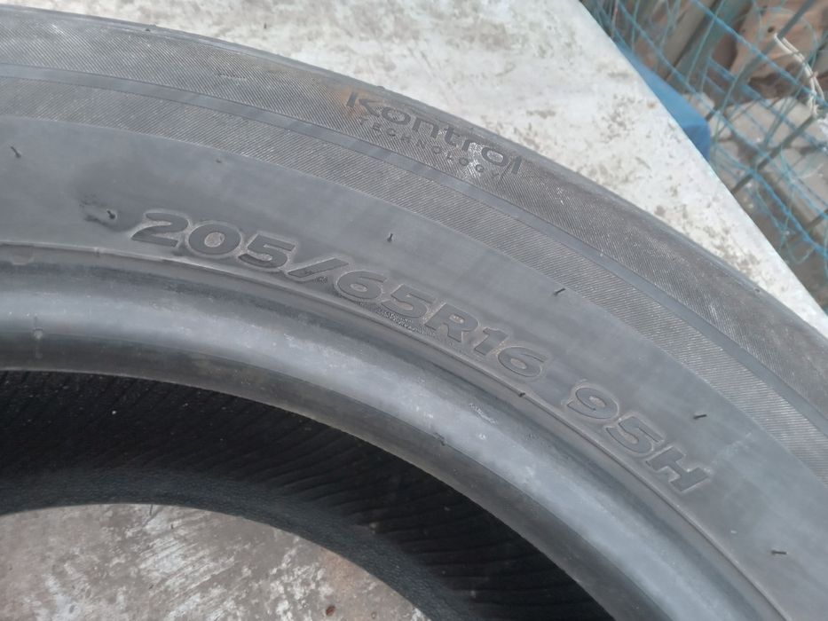 Продам Летние  шины 205/65R16