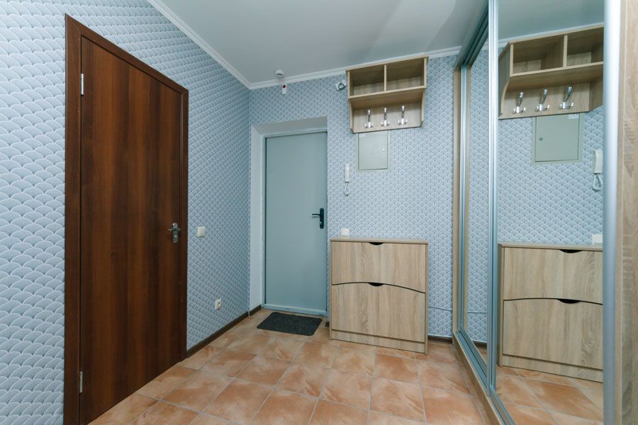 Подобово. Квартира. Вид на озеро. Новобуд. Метро Позняки, Харківська