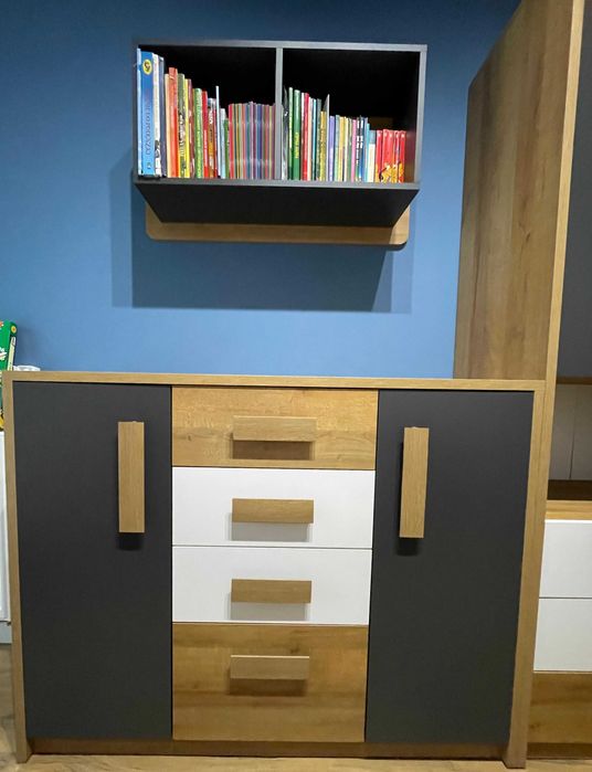 zestaw mebli - szafa, regał, komoda, półka