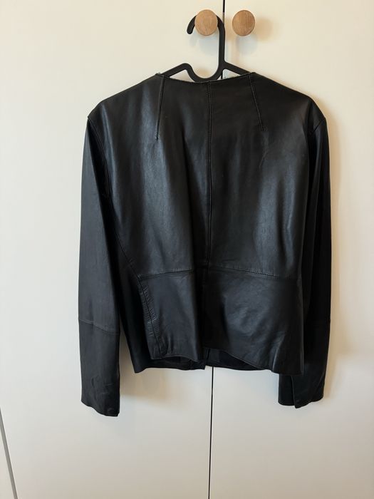 Casaco em pele preto como novo
