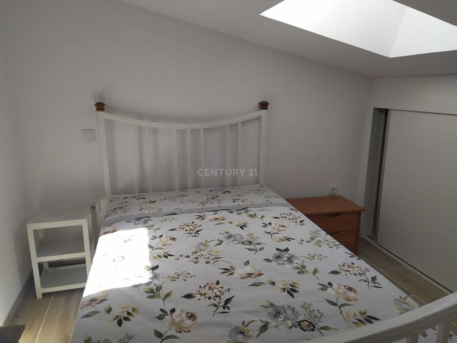 Apartamento T1 na av Sá Carneiro como novo