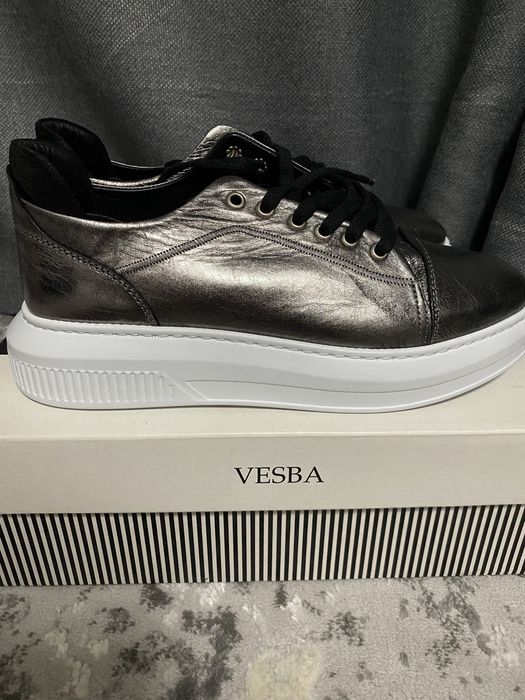 Продам взуття  нове