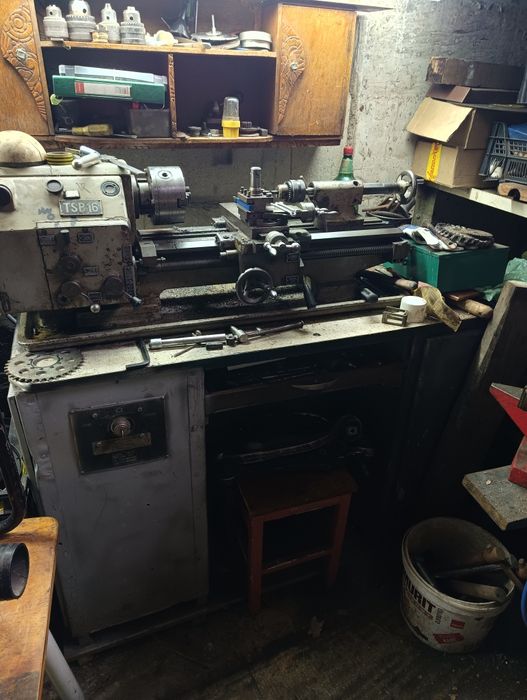 Garaż murowany z warsztatem