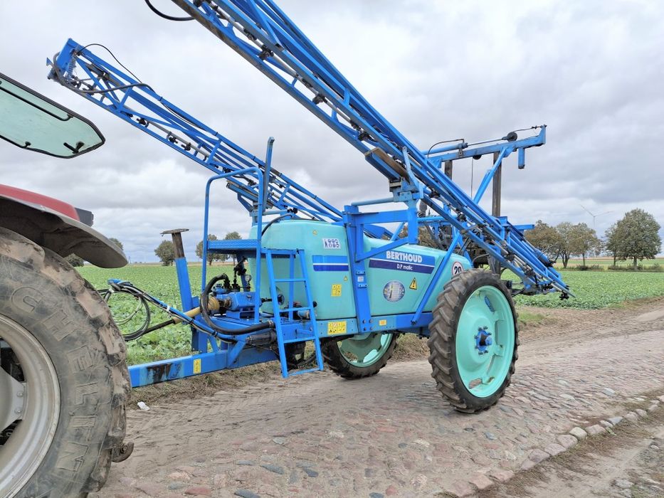 Opryskiwacz Berthoud 2200l 24/21m Wysoka wieża Nie Hardi Rau Blanchard