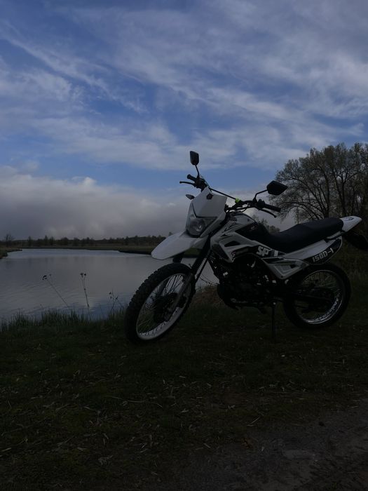 Продам мотоцикл Спарк 200