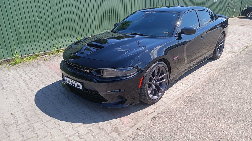 Auto do ślubu Barracuda New Yorker Charger