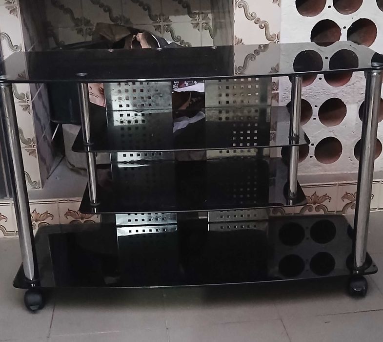Mesa de vidro para televisão