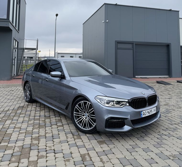В продажі BMW G30 540i