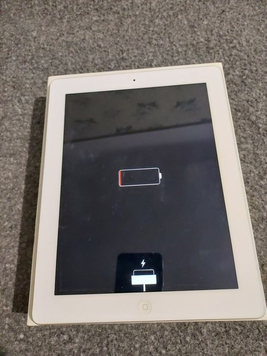 Lenovo Tab E10 + IPad A 1395