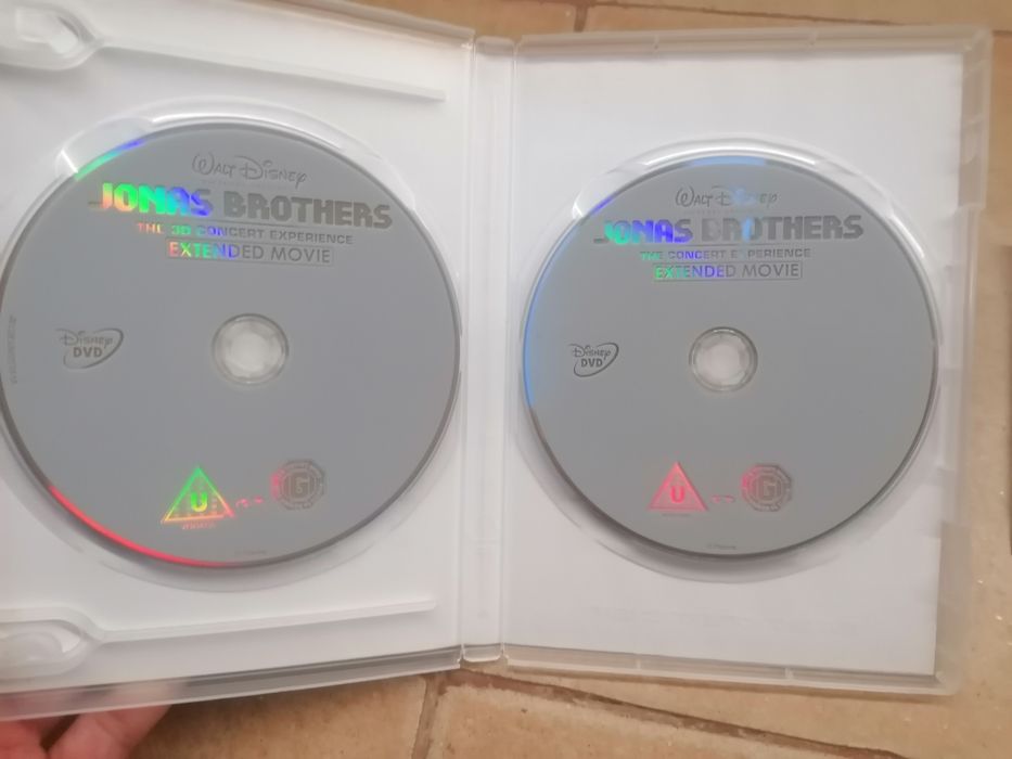 DVD Concerto Jonas Brothers 2D e 3D + Colar