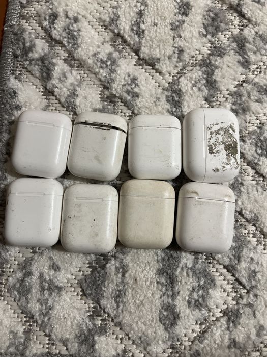 Продам оригенальные кейсы air pods