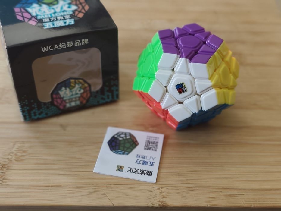 Meilong Megaminx Magic Cube – MoYu (New)64552851934467121