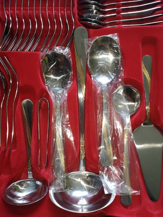 Zestaw sztućców na dla 12 osób - 72 elementy walizka w walizce Unistar