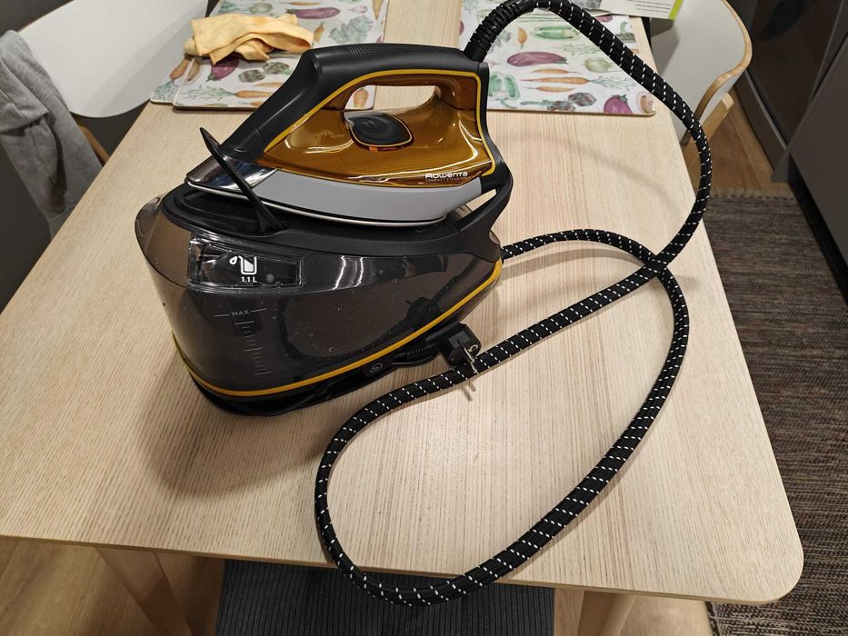 Ferro com Caldeira Rowenta Compact Steam PRO (DG7644F0) - NOVO