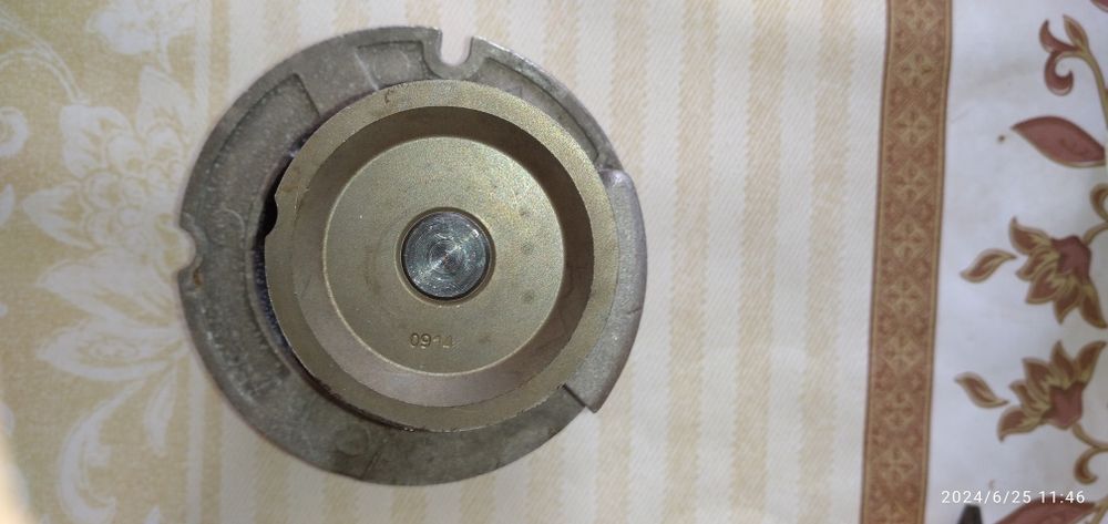 Продам помпу Шевроле Лачетти 1.8 LDA б/у