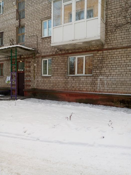 Продам 2-х комнатную квартиру на ДНЕПРОСТРОЕ ,улица Цветов! Н.К.