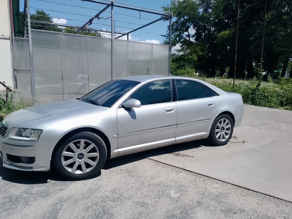 Продам АУДІ А 8 2005г.