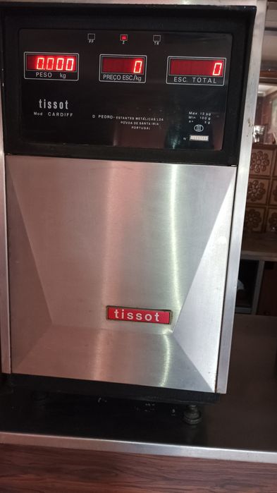 2 Balanças de 12 e 15 auilos
