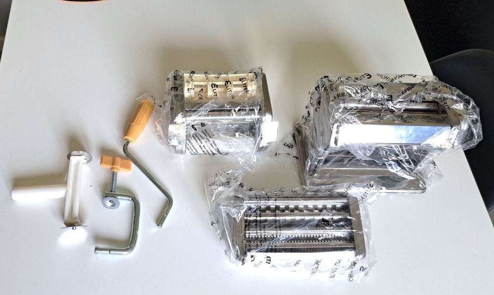 Maszynka do makaronu ciasta pierogów 5W1 Elitehoff (E-8020)